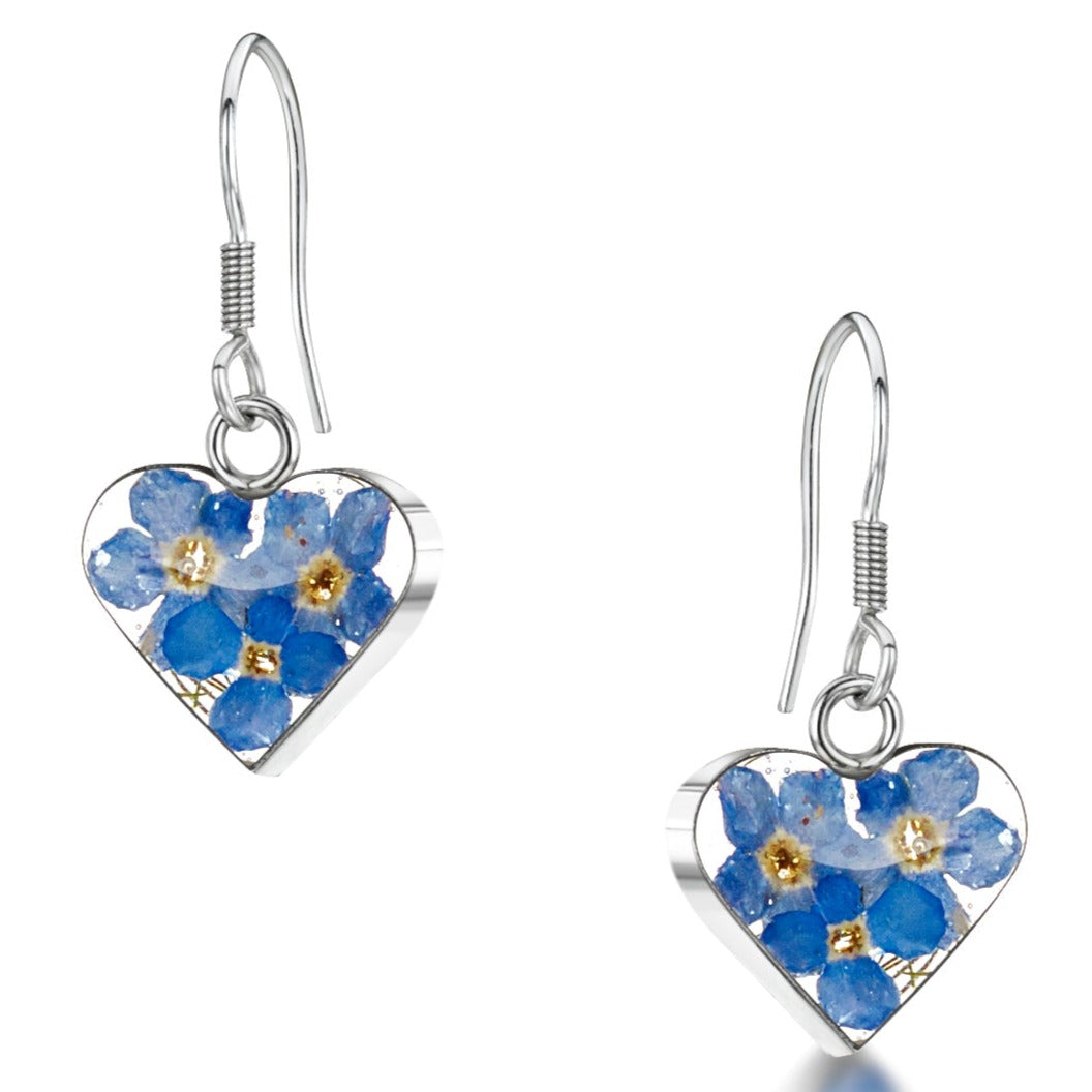 Sterling silver, dangly drop heart earrings with real forget-me-not flowers set in resin. 