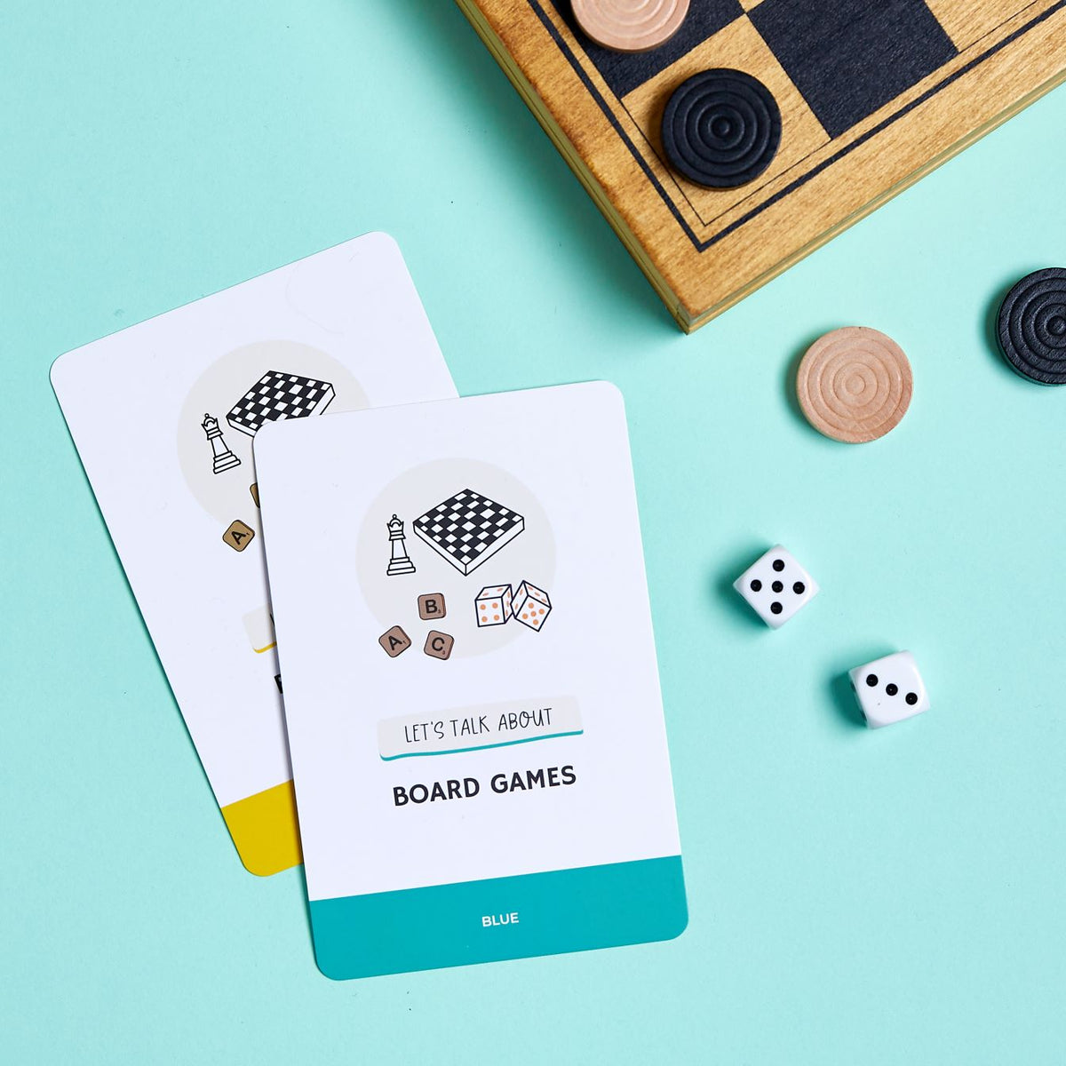 Card topic, let&#39;s talk about board games with a pair of dice and a backgammon board