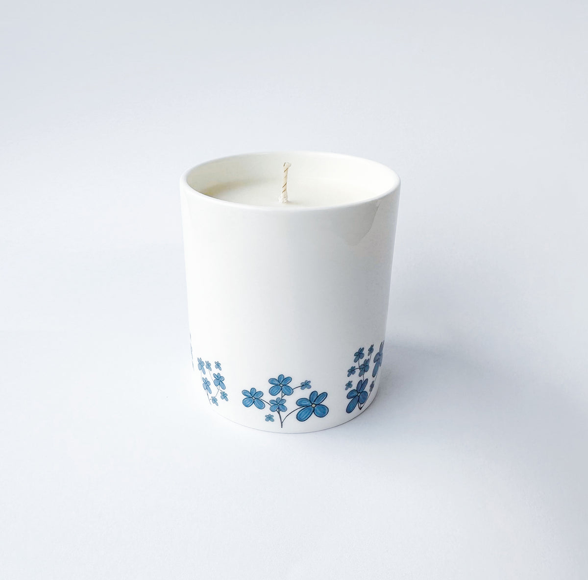 Forget-me-not candle