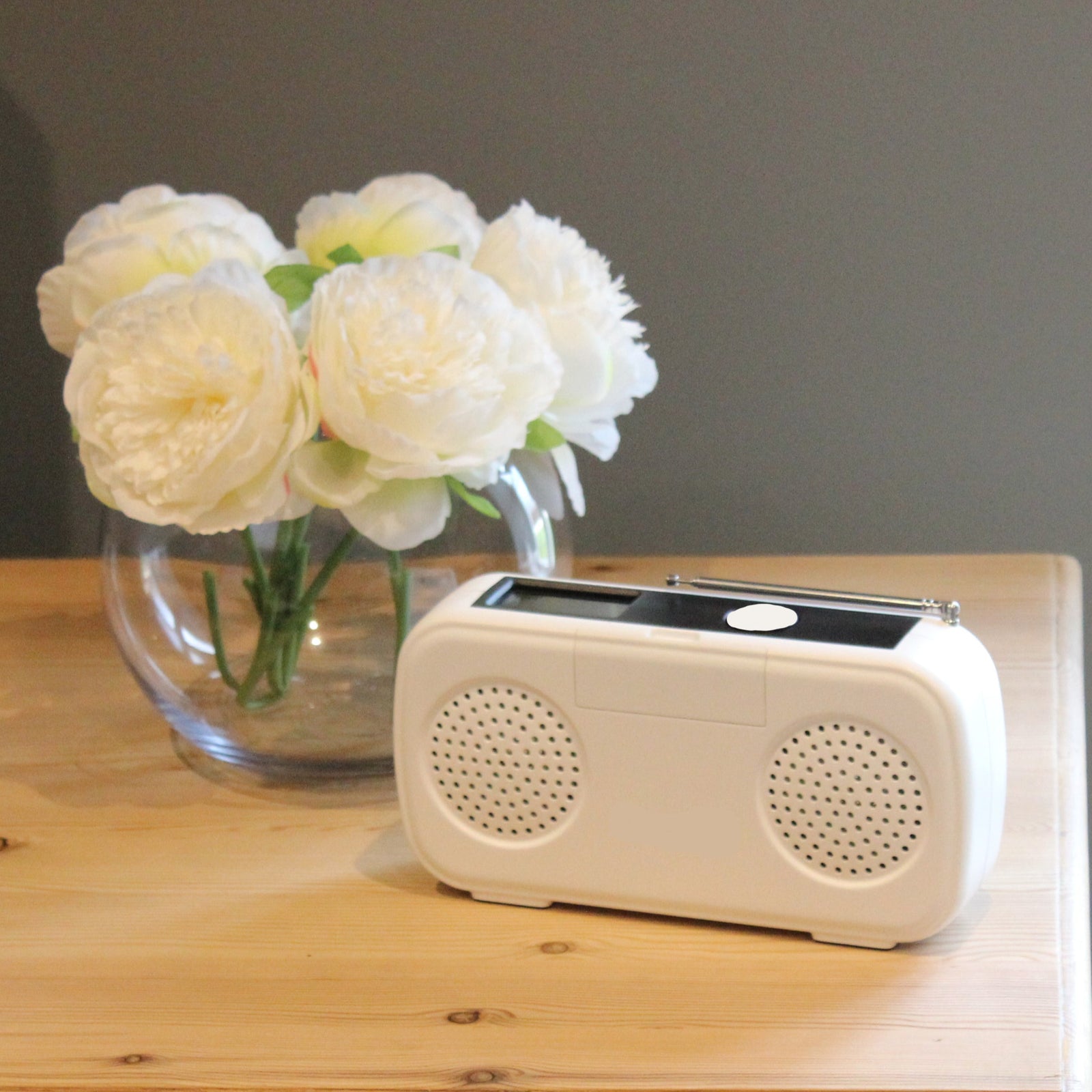 Easy radio and music player - white VAT free