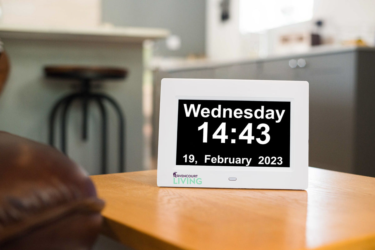 Dual-display dementia day clock