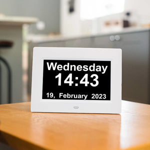 Dual-display dementia day clock