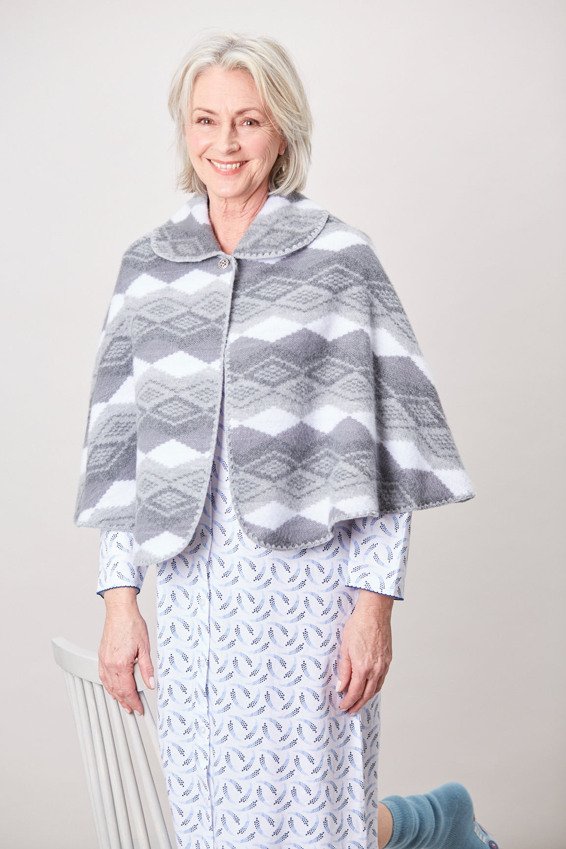 Lilly luxury velcro cape - charcoal